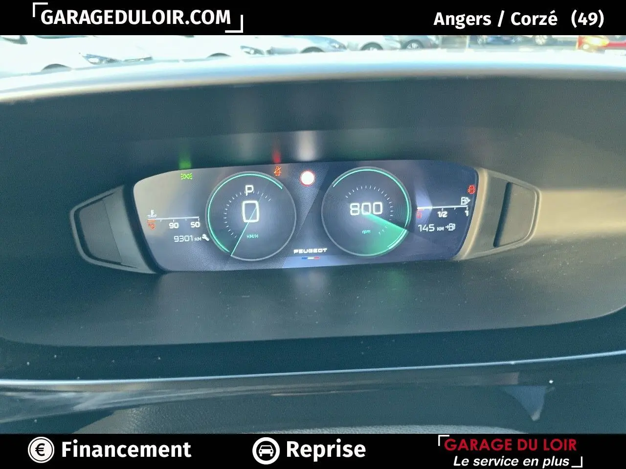 Combiné numérique 10 pouces de Peugeot 308 2024 affichant vitesse, régime et informations véhicule.