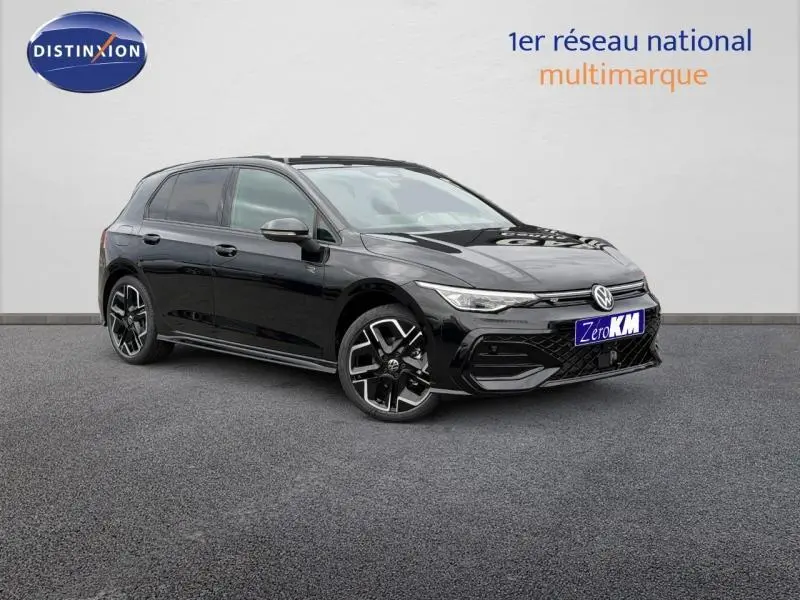 Volkswagen Golf 2.0 TDI 150ch R-Line noire vue en 3/4 avant droit avec jantes sport et calandre distinctive.