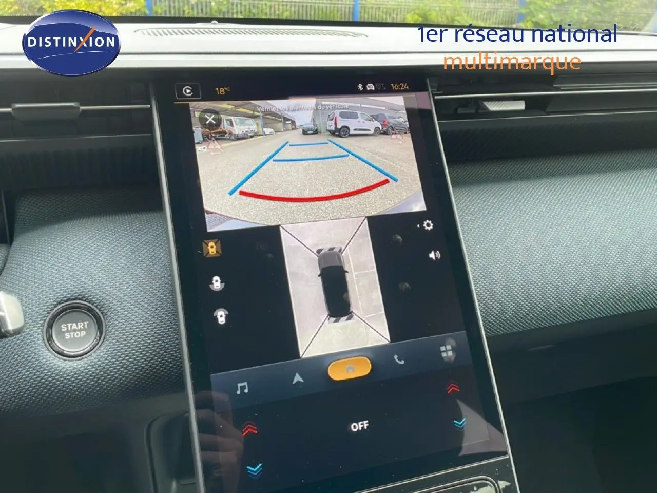 Écran central tactile montrant la caméra de recul et vue à 360° dans l’habitacle du Citroën C5 Aircross 2026 vert Astoria.