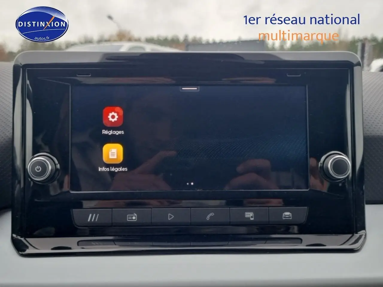 Écran tactile HD 8,25 pouces du système MediaSystem de la SEAT Ibiza 2025, vue frontale intérieure.