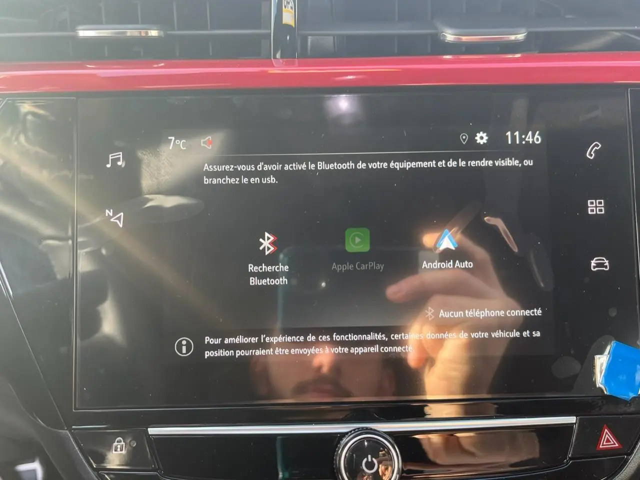 Écran tactile couleur 7 pouces de l'Opel Corsa GS Line 2022, affichant la connexion Bluetooth et Android Auto.