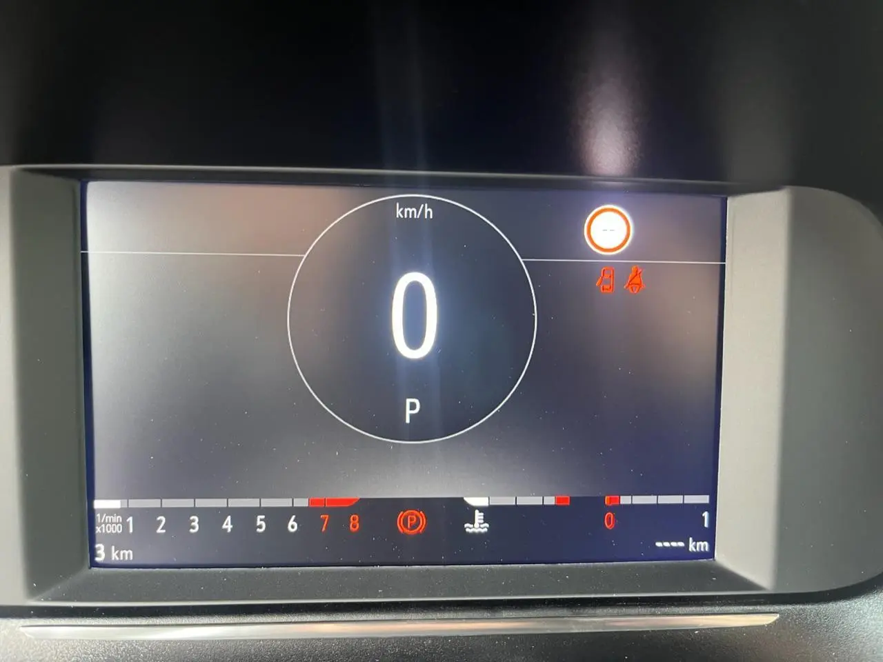 Affichage numérique du combiné d'instrumentation de l'Opel Corsa GS Line 2022, indiquant vitesse zéro et mode parking.