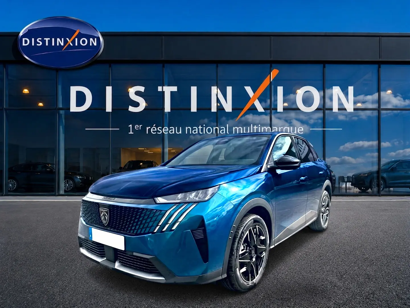 Peugeot 3008 bleu obsession en 3/4 avant droit, avec calandre distinctive et jantes alliage noires.