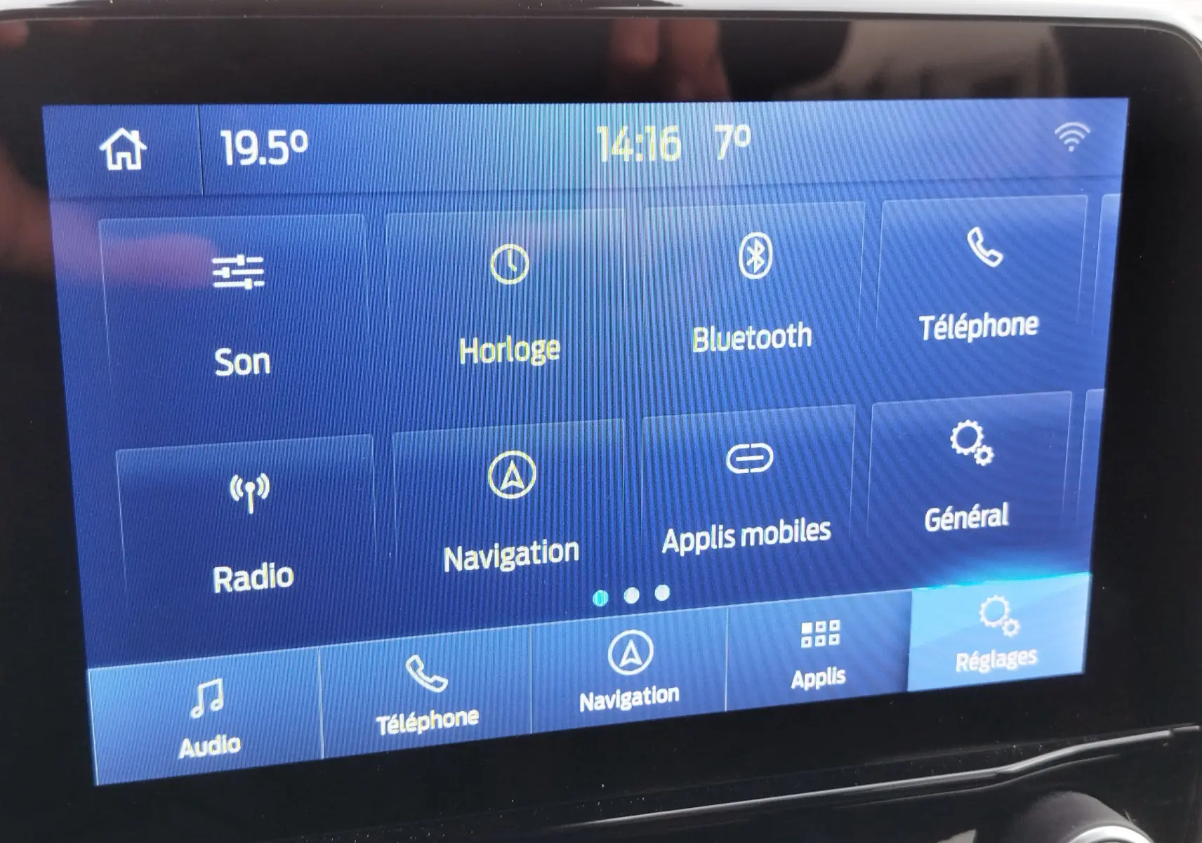 Écran tactile central du Ford Puma 2021 affichant le menu des réglages avec interface en français.