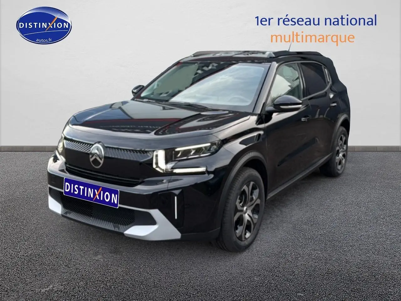 Citroën C3 Aircross noir vue 3/4 avant droit avec calandre distinctive et jantes stylisées.