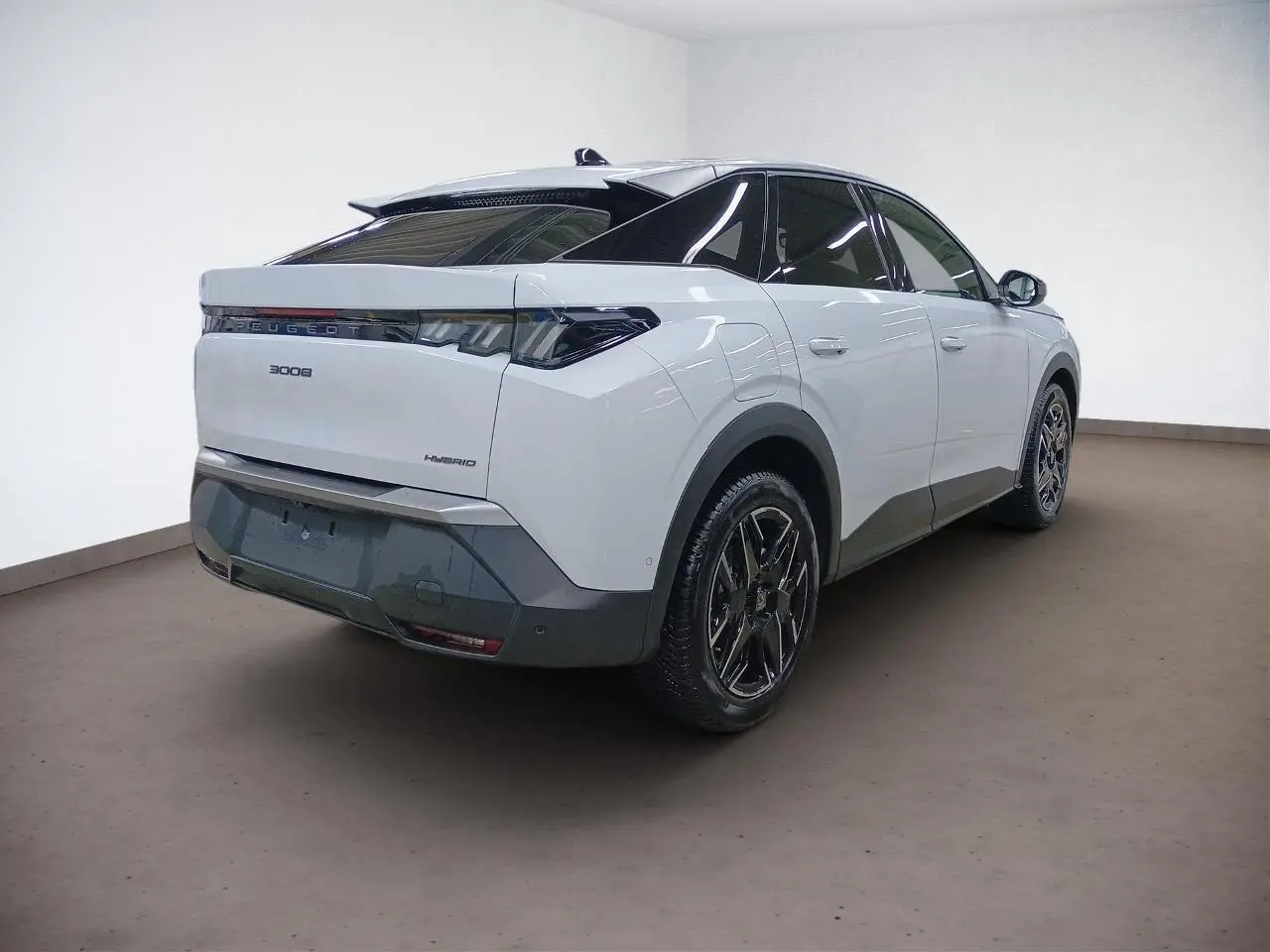 Vue rapprochée du tableau de bord numérique du Peugeot 3008 Hybrid avec affichage des alertes et compteur digital.