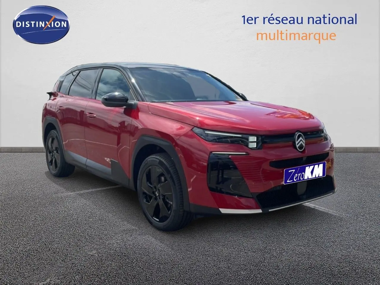 Citroën C5 Aircross Hybrid rouge rubis métal, vue 3/4 avant droit avec jantes noires et toit noir.