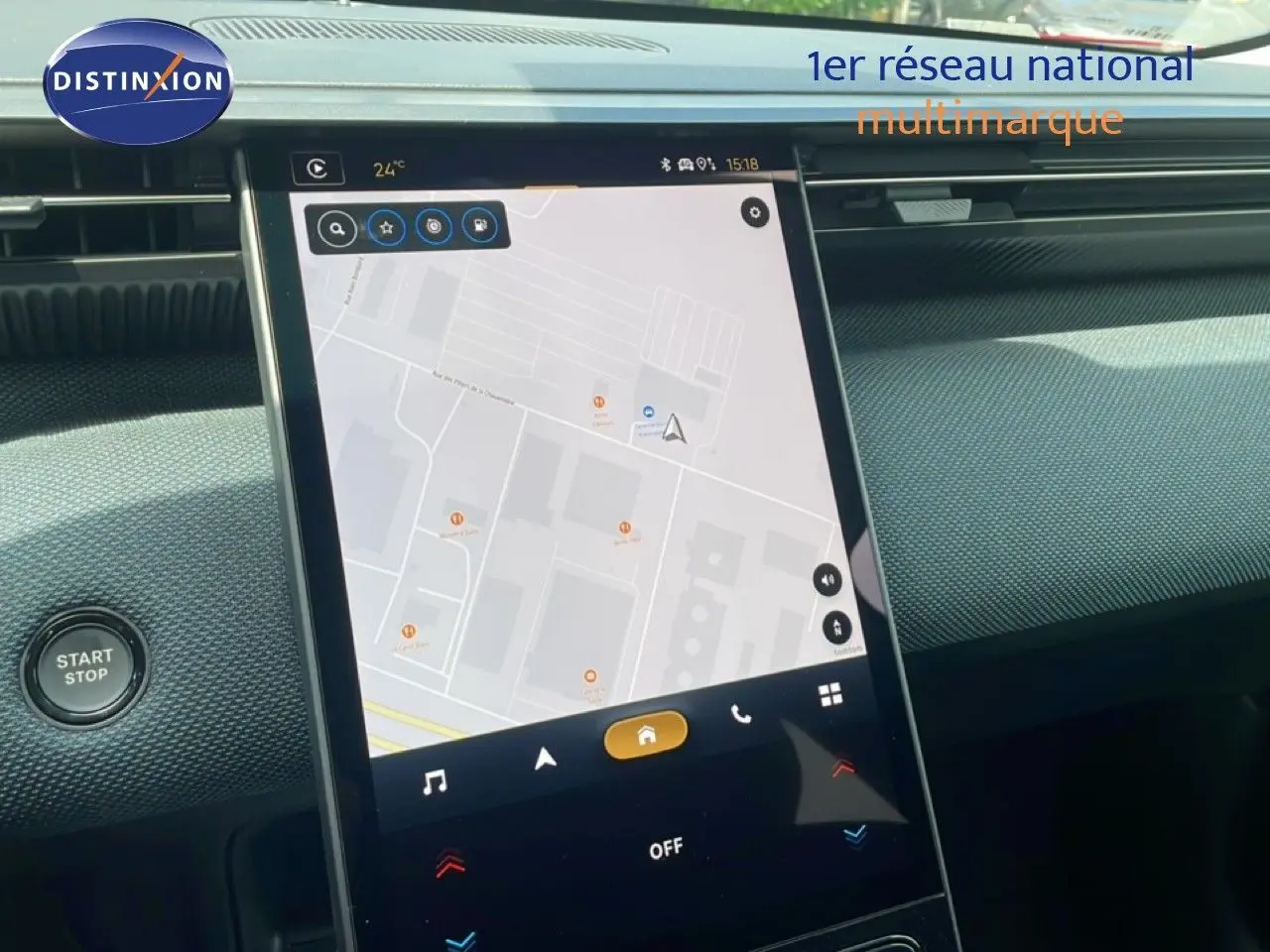 Écran tactile central du tableau de bord du Citroën C5 Aircross Hybrid avec navigation affichée, bouton Start/Stop visible.