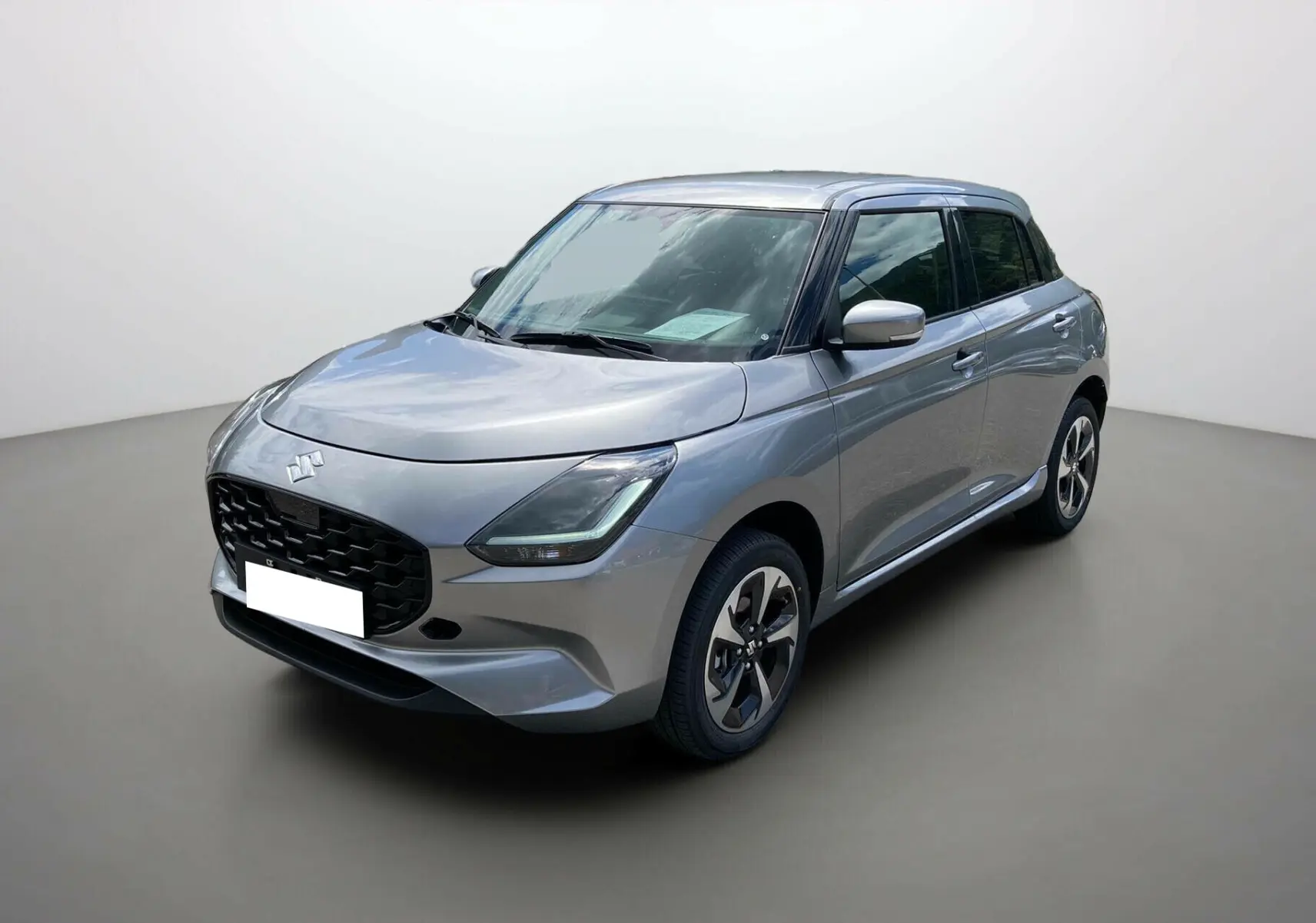 Suzuki Swift 2025 Premium silver metal vue 3/4 avant droit avec jantes alu et vitres surteintées