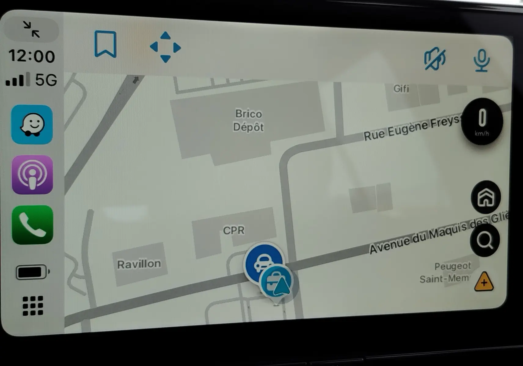Écran de navigation affichant une carte avec position sur Avenue du Maquis des Glières, interface moderne et icônes colorées.