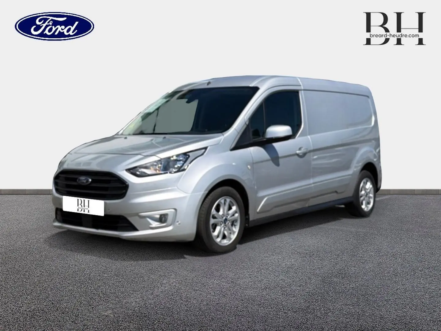 Ford Transit Connect L2 2022 gris lunaire métallisé vu en 3/4 avant droit avec jantes alu et calandre noire.