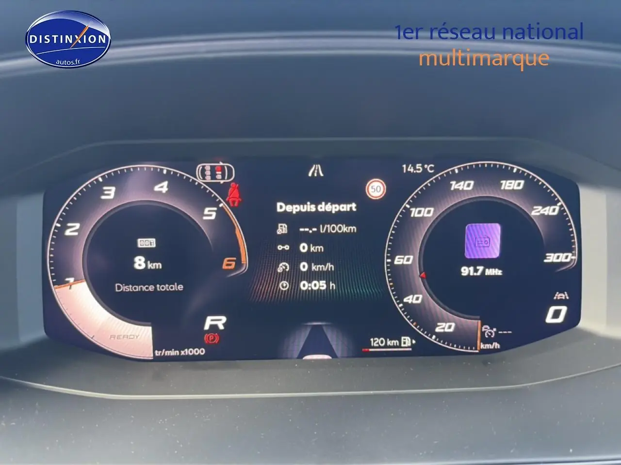 Tableau de bord numérique de la CUPRA Formentor 2.0 TDI 150, affichant vitesse, compte-tours et informations de trajet.