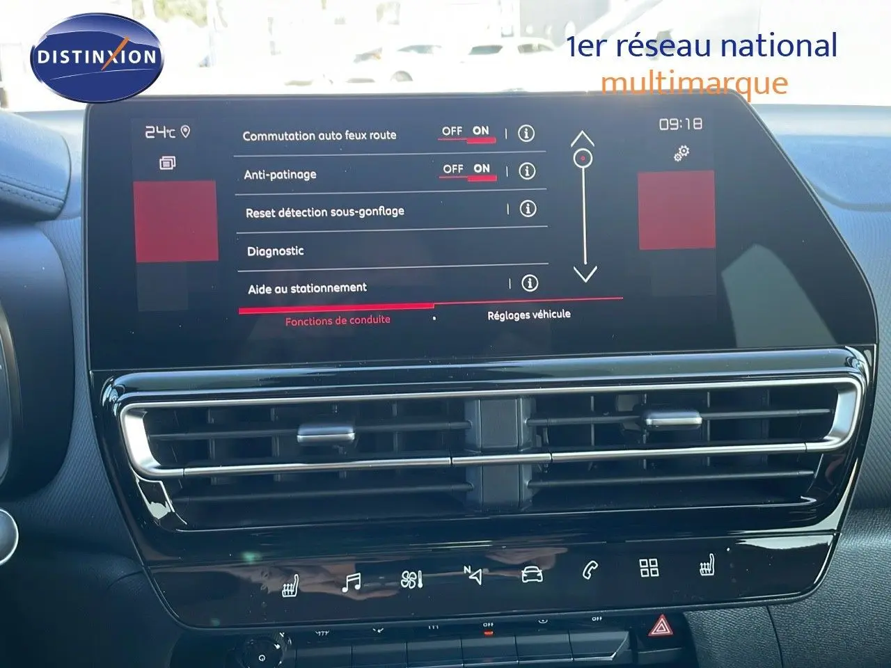 Écran tactile central affichant les réglages de conduite du Citroën C5 Aircross 2025, intérieur moderne noir.