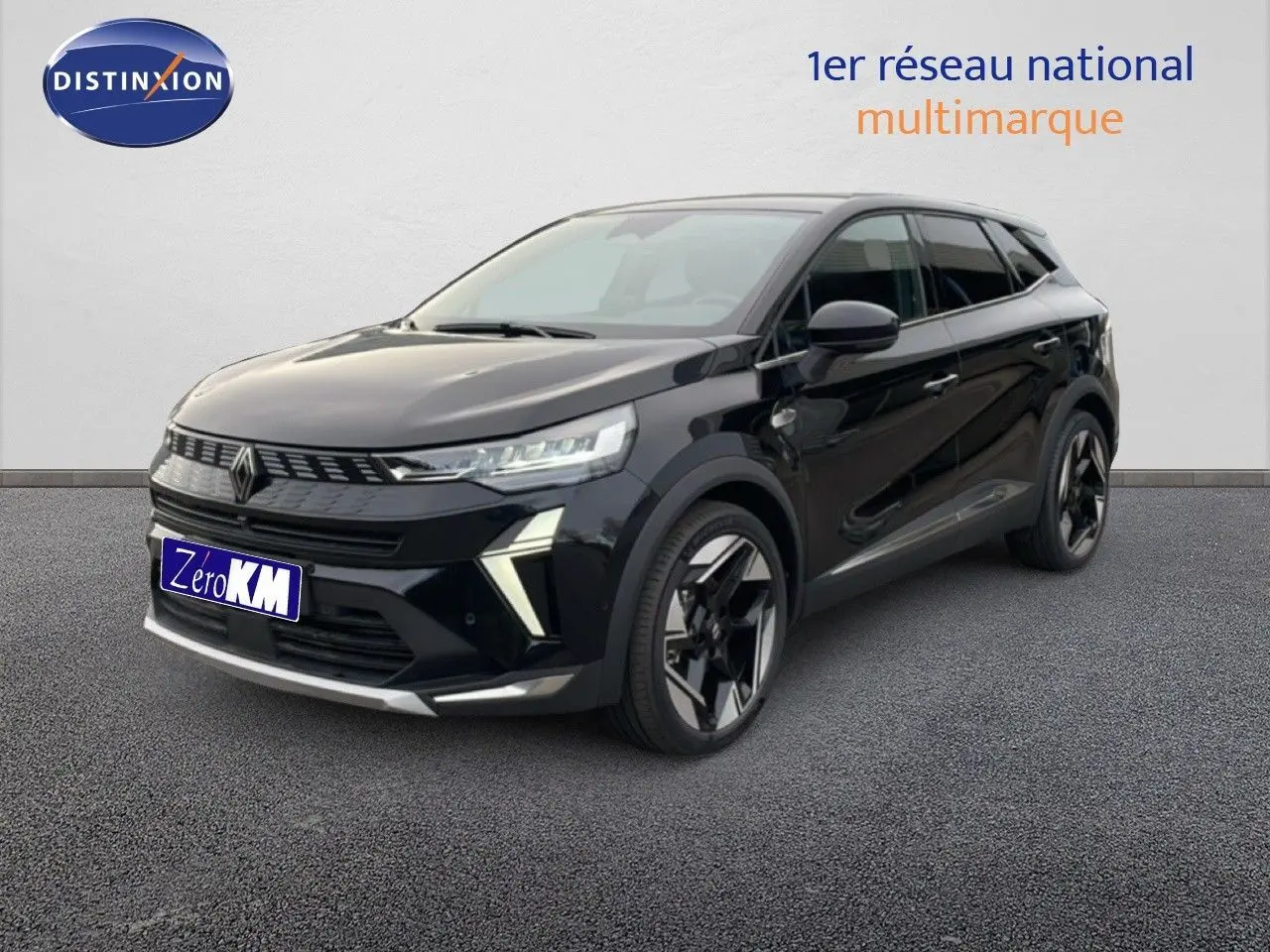 Renault Symbioz noir étoile métal en 3/4 avant droit, avec jantes bi-ton et lignes modernes soulignées.