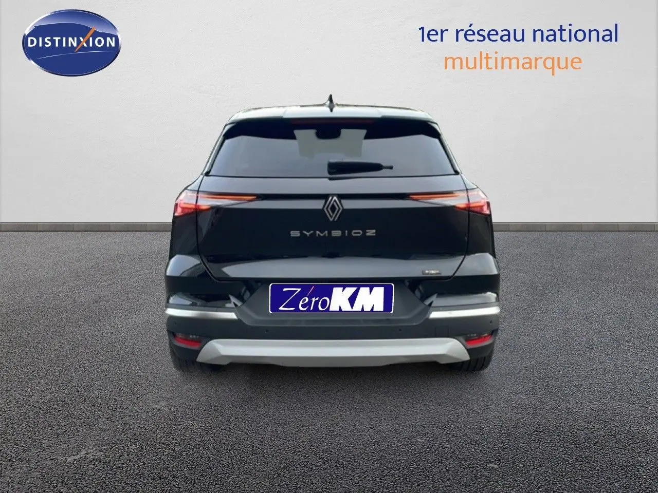 Vue arrière du Renault Symbioz noir étoile métal 2025 avec feux LED effilés et logo centré sur le hayon.