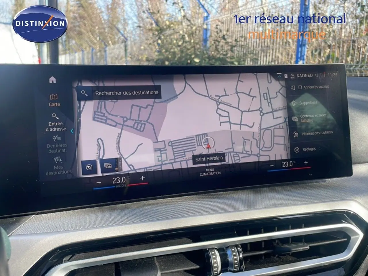 Vue intérieure du tableau de bord de la BMW Série 3 Touring F31 316D 2022, écran tactile affichant la navigation.