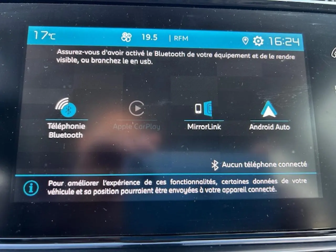Écran tactile 7 pouces du système CITROËN Connect Nav affichant options Bluetooth, MirrorLink et Android Auto.