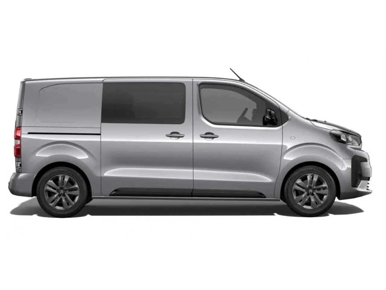 Profil droit du Citroën Jumpy gris 2026 avec jantes alliage 17'' et porte latérale coulissante.