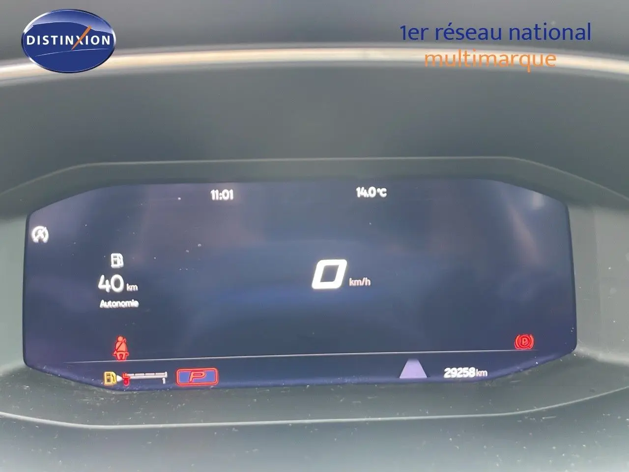 Affichage numérique du tableau de bord du SEAT LEON ST 2023, montrant vitesse zéro et autonomie 40 km.