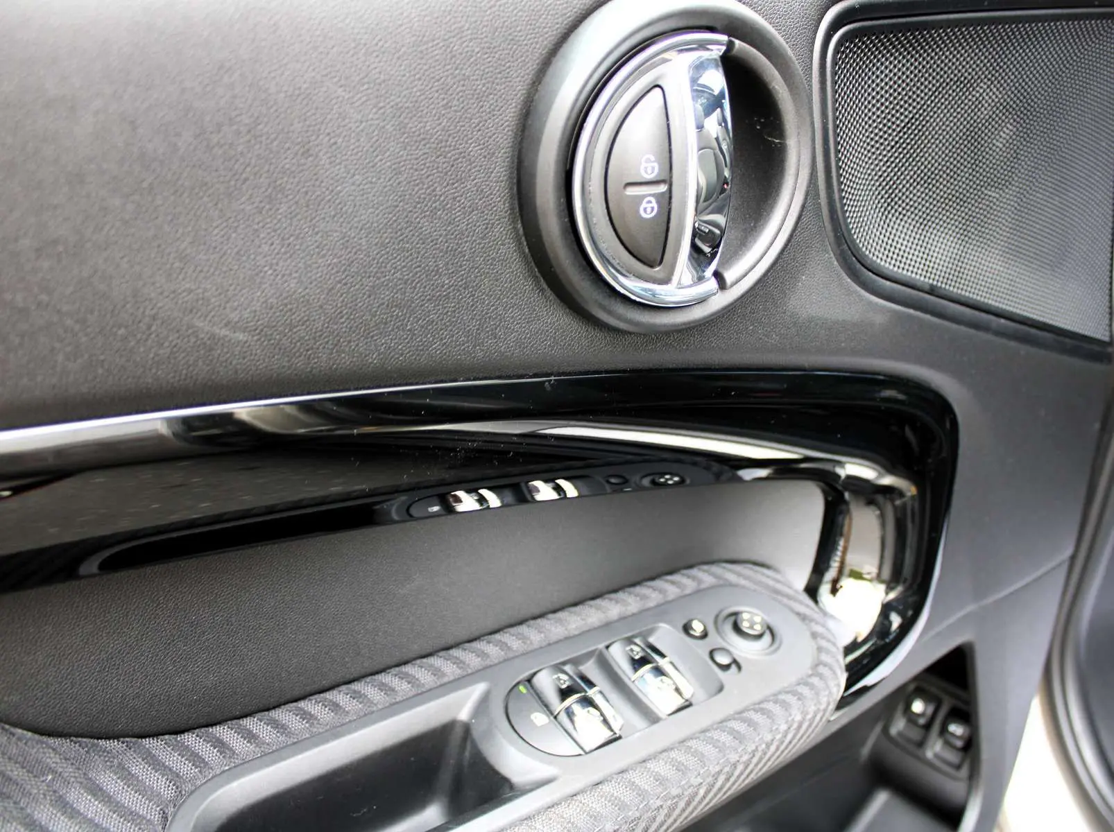 CREATOR: gd-jpeg v1.0 (using IJG JPEG v62), quality = 80
