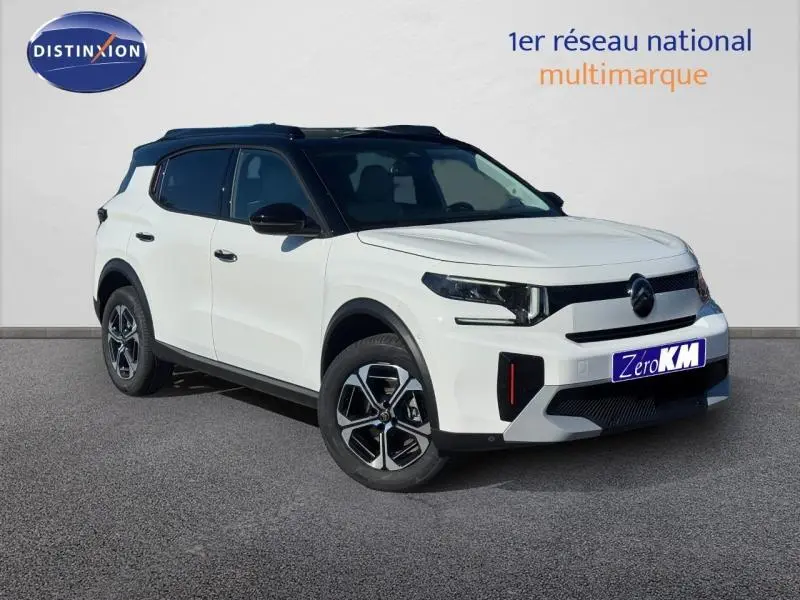 Citroën C3 Aircross hybride blanc Banquise et noir Perla Nera vue 3/4 avant avec jantes alu distinctives.