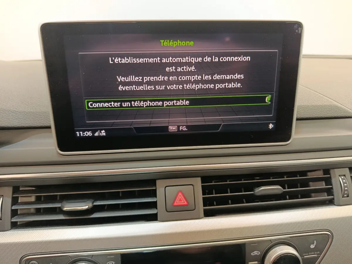Écran central de l’Audi A5 40 TFSI 2019 affichant la connexion Bluetooth pour téléphone portable.