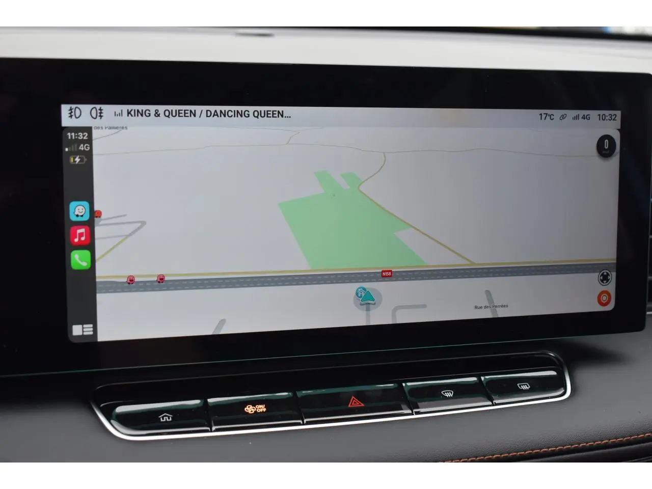 Écran tactile 12,3" du MG MOTOR EHS 1.5 Hybrid+ Luxury 2026, affichant la navigation GPS en intérieur.