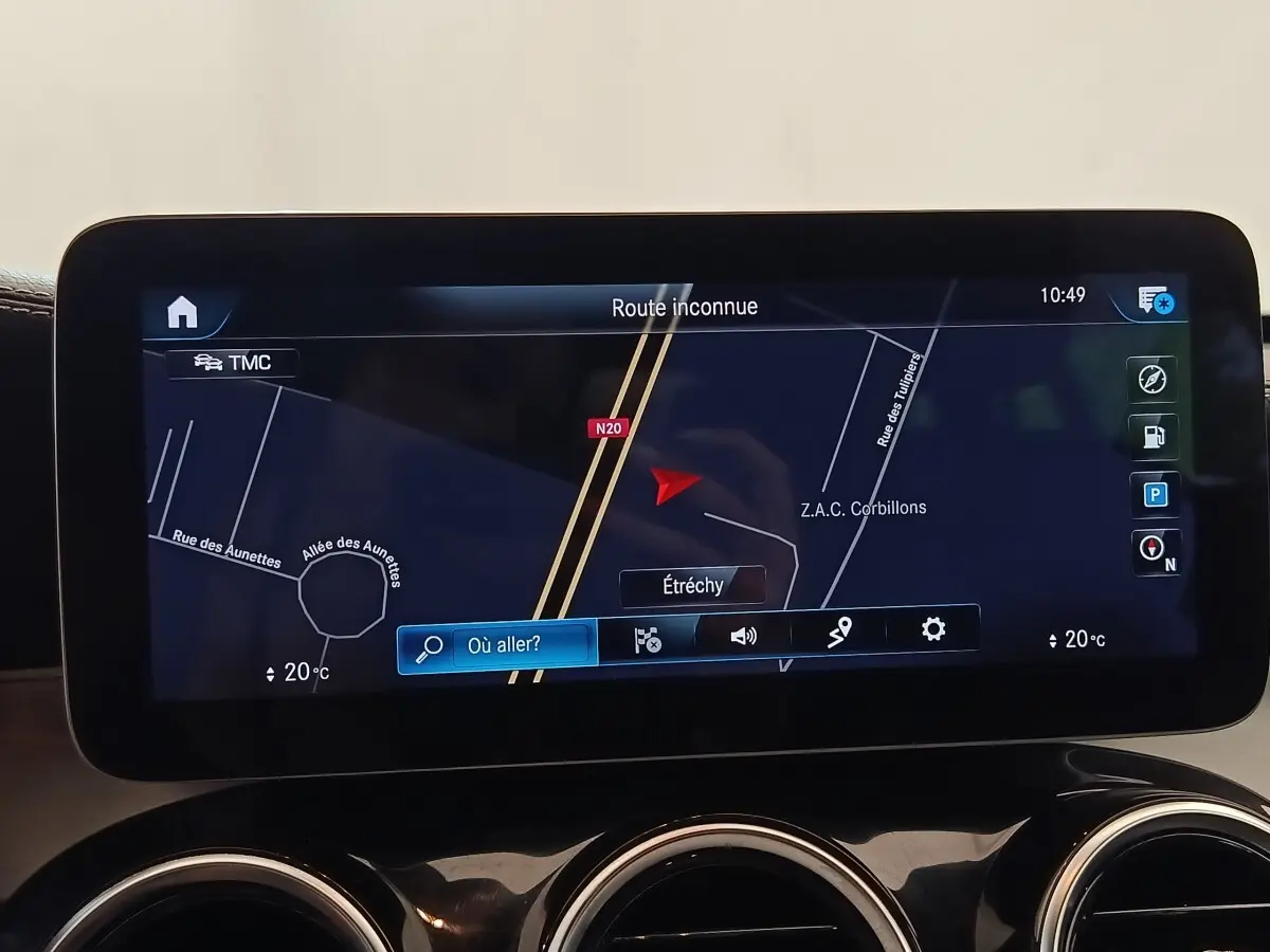 Écran tactile de navigation 10,3 pouces du tableau de bord du Mercedes GLC 300 DE Business Line 2022.