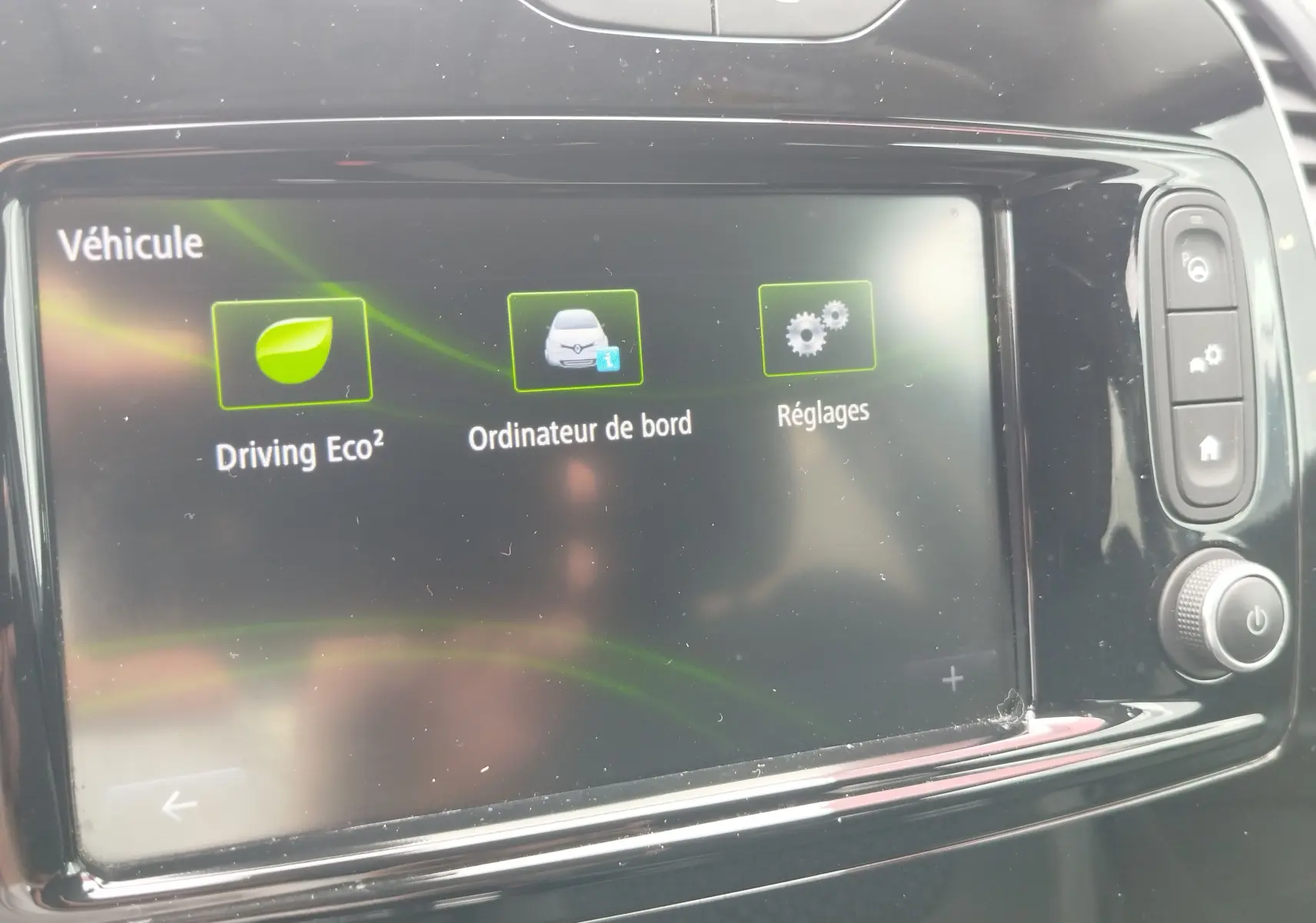 Écran tactile central du Renault Captur 2018 affichant les options Driving Eco², ordinateur de bord et réglages.