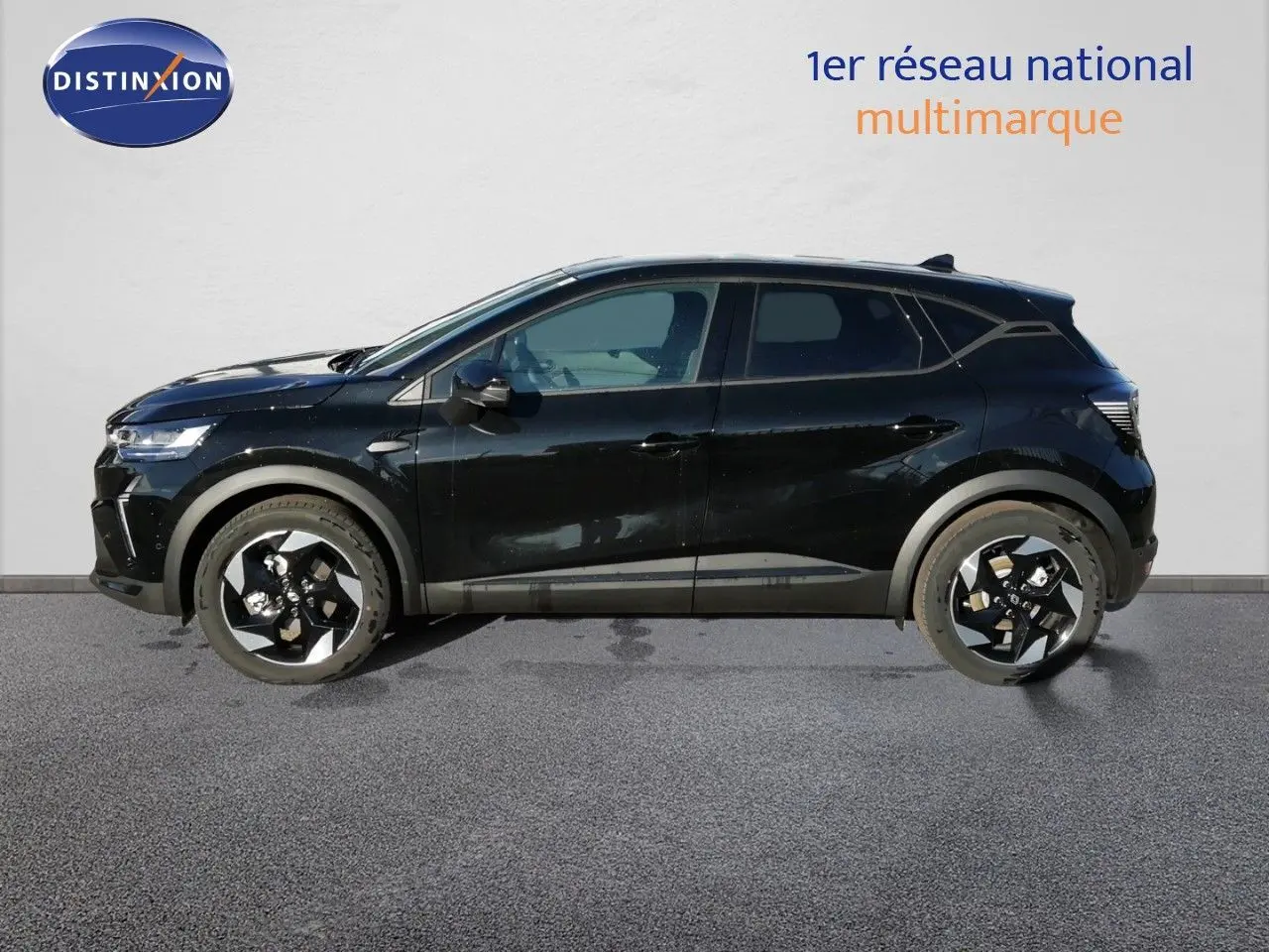 Renault Captur E-Tech Full Hybrid 160ch en noir étoile métal, vue profil côté gauche sur fond clair.
