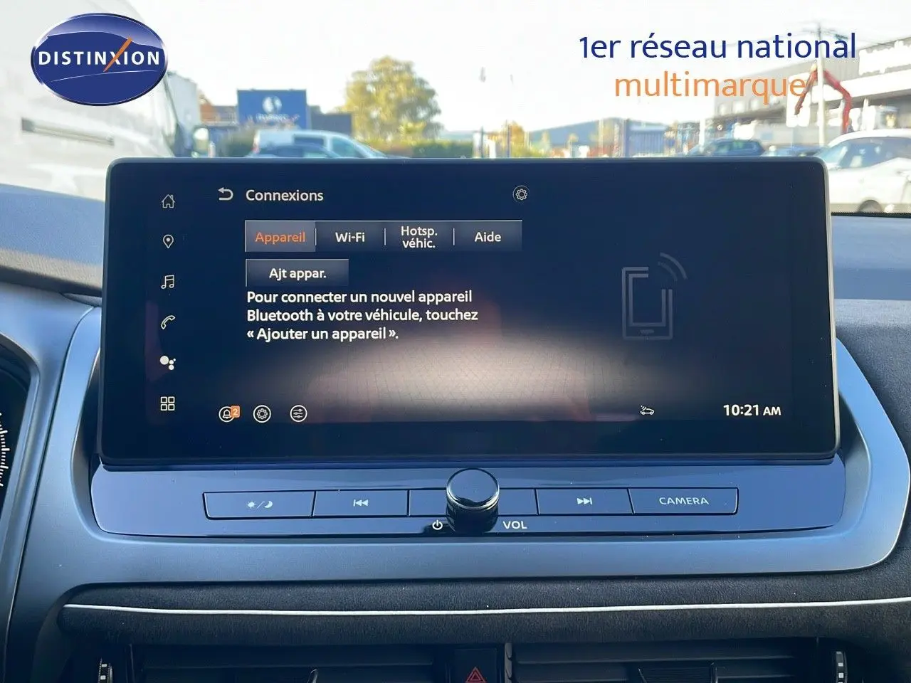 Écran tactile central du Nissan Qashqai 2025 affichant le menu de connexion Bluetooth, avec commandes audio en dessous.