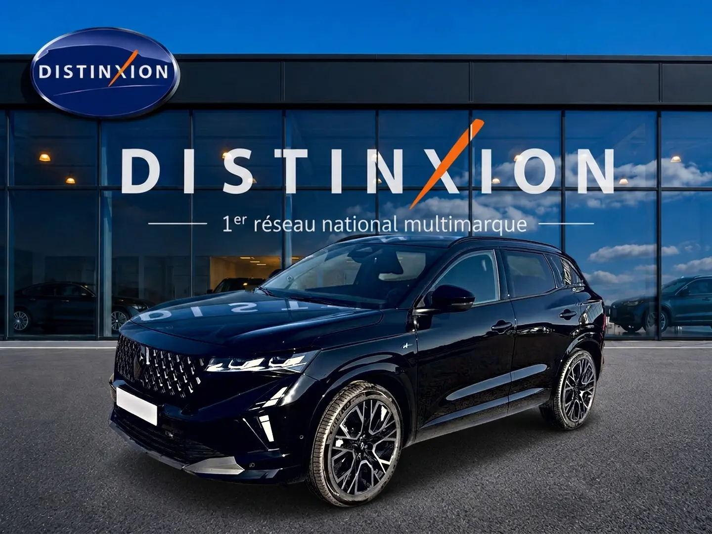 Renault Austral noir en 3/4 avant droit, avec jantes alu et calandre distinctive esprit Alpine.