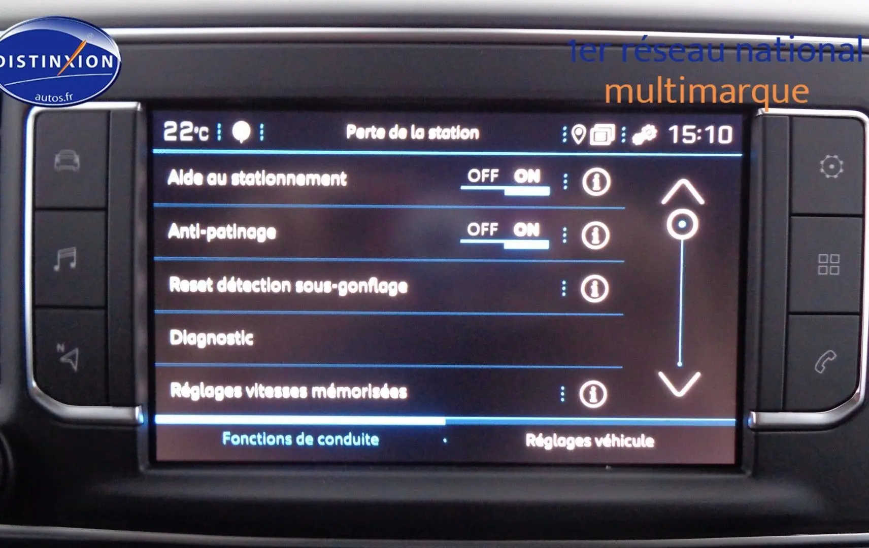 Vue de face du Peugeot Expert Cabine Approfondie gris Artense métal 2023, mettant en valeur sa calandre et ses phares.