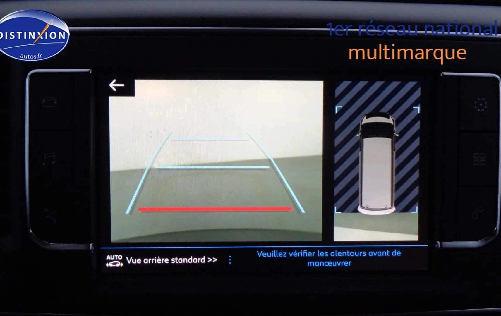Écran multimédia du Peugeot Expert Long 2023 montrant la caméra de recul et l'affichage 360° en gris Artense métal.