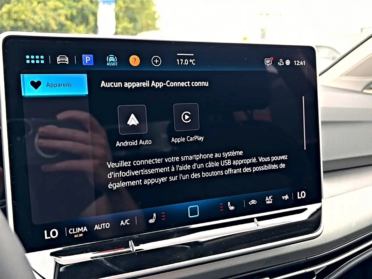 Écran tactile central de la Volkswagen Golf 1.5 ETSI Evo2 2026 affichant les options Android Auto et Apple CarPlay.