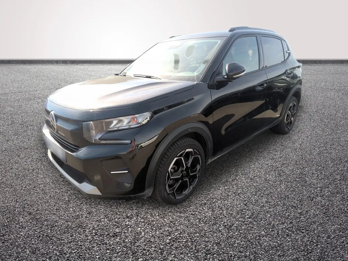 Citroën C3 Turbo 100 BVM6 noir vue 3/4 avant droit, avec jantes noires et feux LED distinctifs.