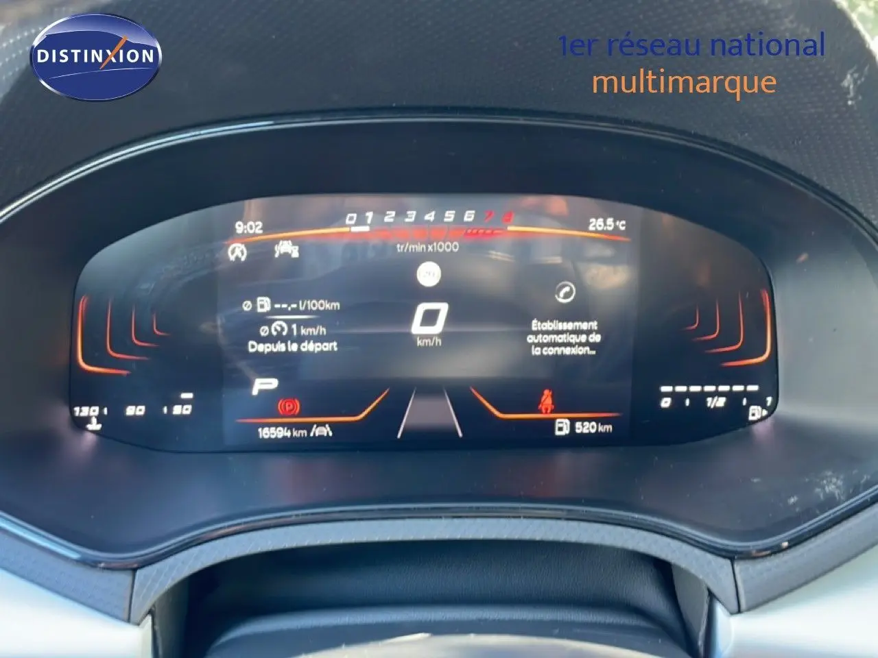 Tableau de bord numérique du SEAT Arona 2025, affichage digital avec compte-tours et vitesse à 0 km/h.