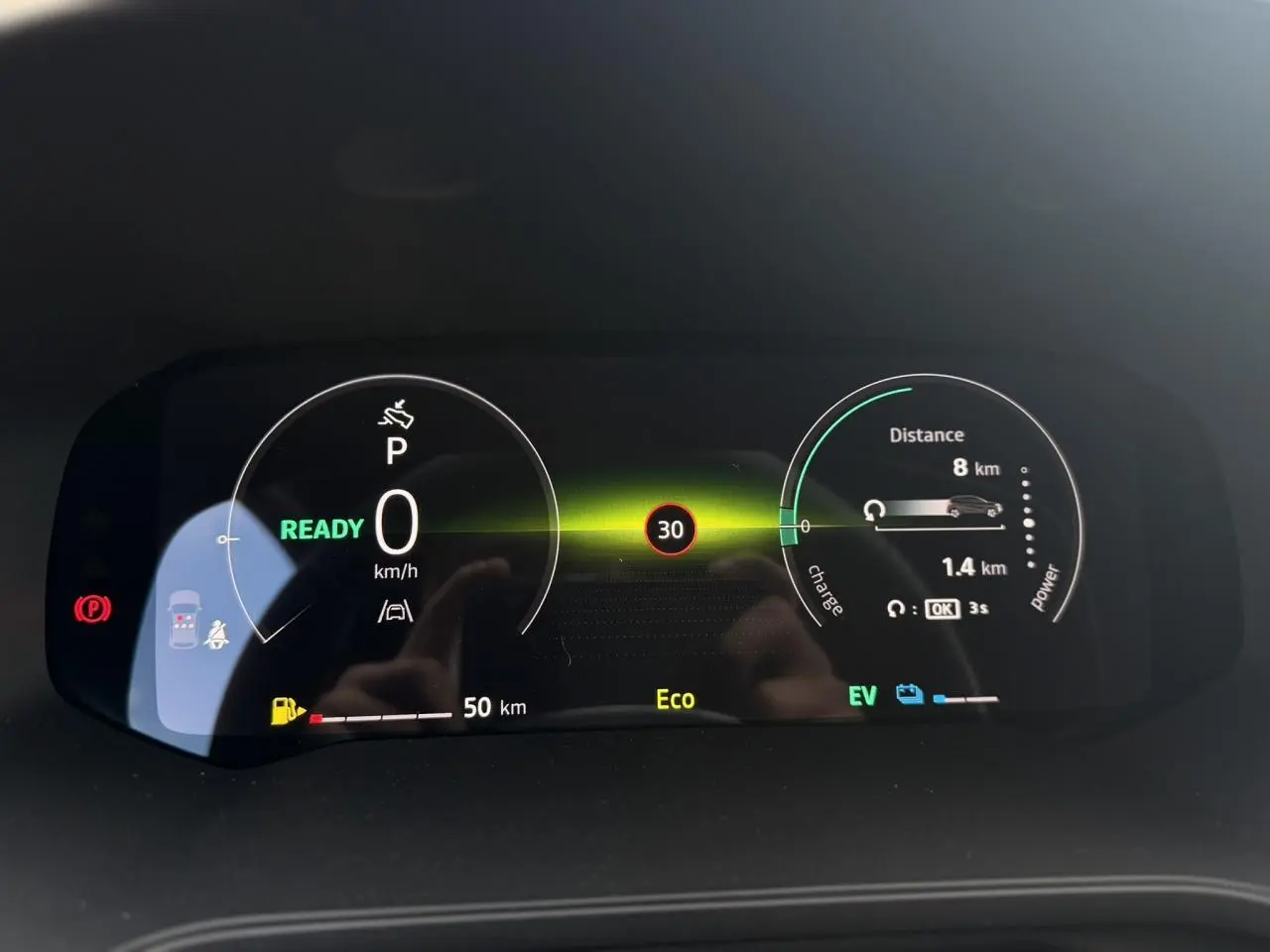 Tableau de bord numérique du Renault Captur 2026 affichant la vitesse, autonomie et mode Eco en vue frontale.