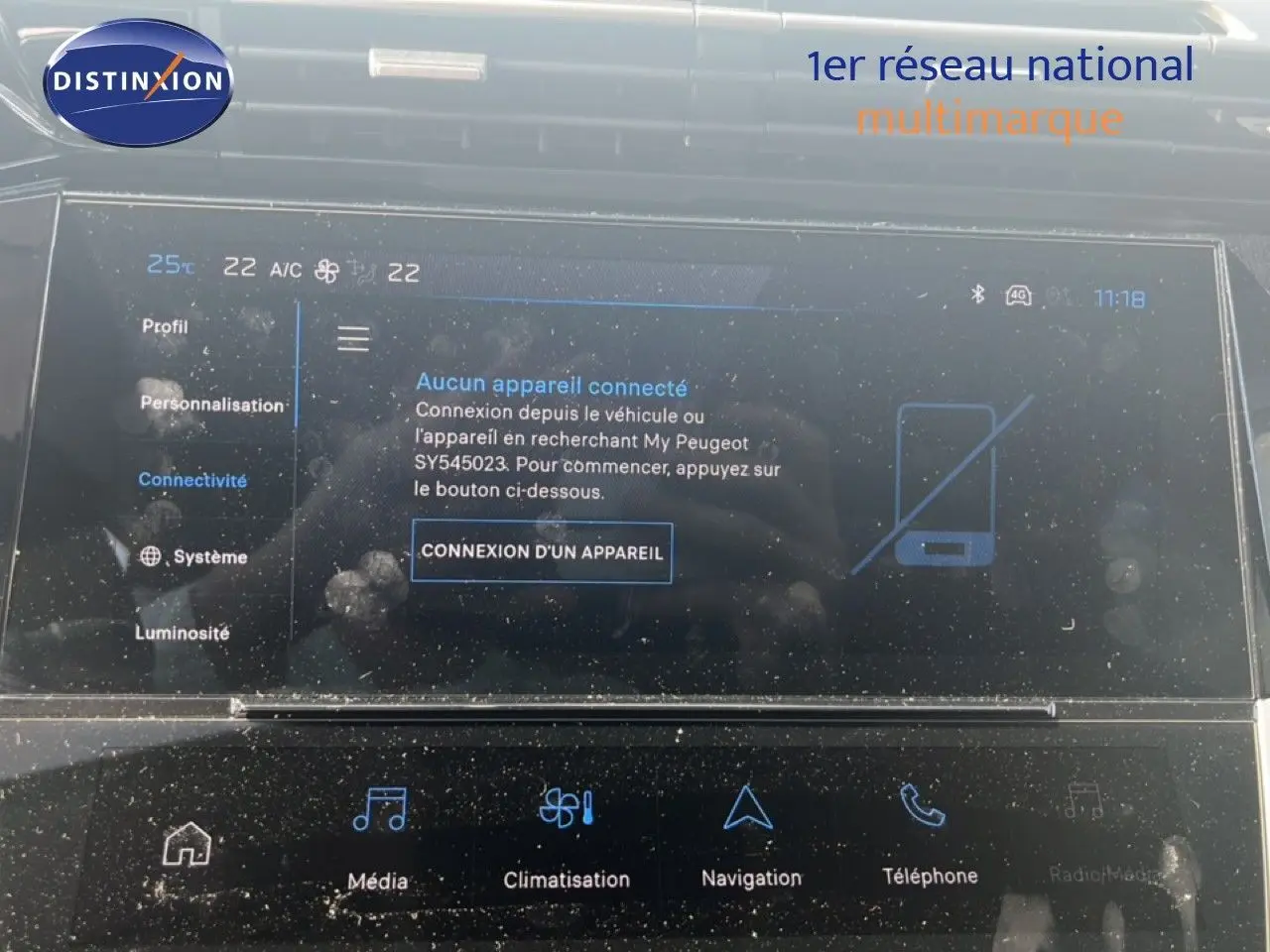 Écran tactile central de la Peugeot 308 Hybrid 145ch Allure 2025, affichant le menu de connexion Bluetooth.