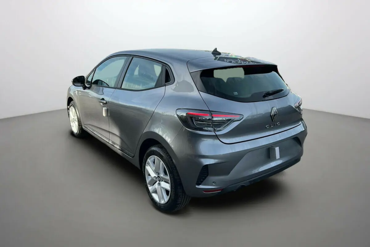 Renault Clio DCI 100 Evolution gris schiste vue 3/4 arrière droit avec feux LED et caméra de recul visible.