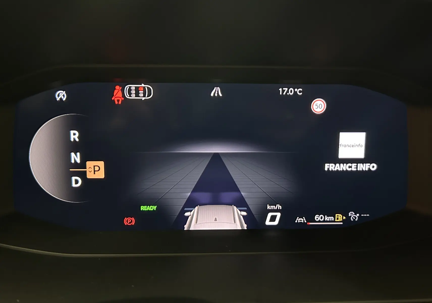 Affichage numérique du tableau de bord du Cupra Formentor montrant la vitesse à 0 km/h et la sélection en mode parking.