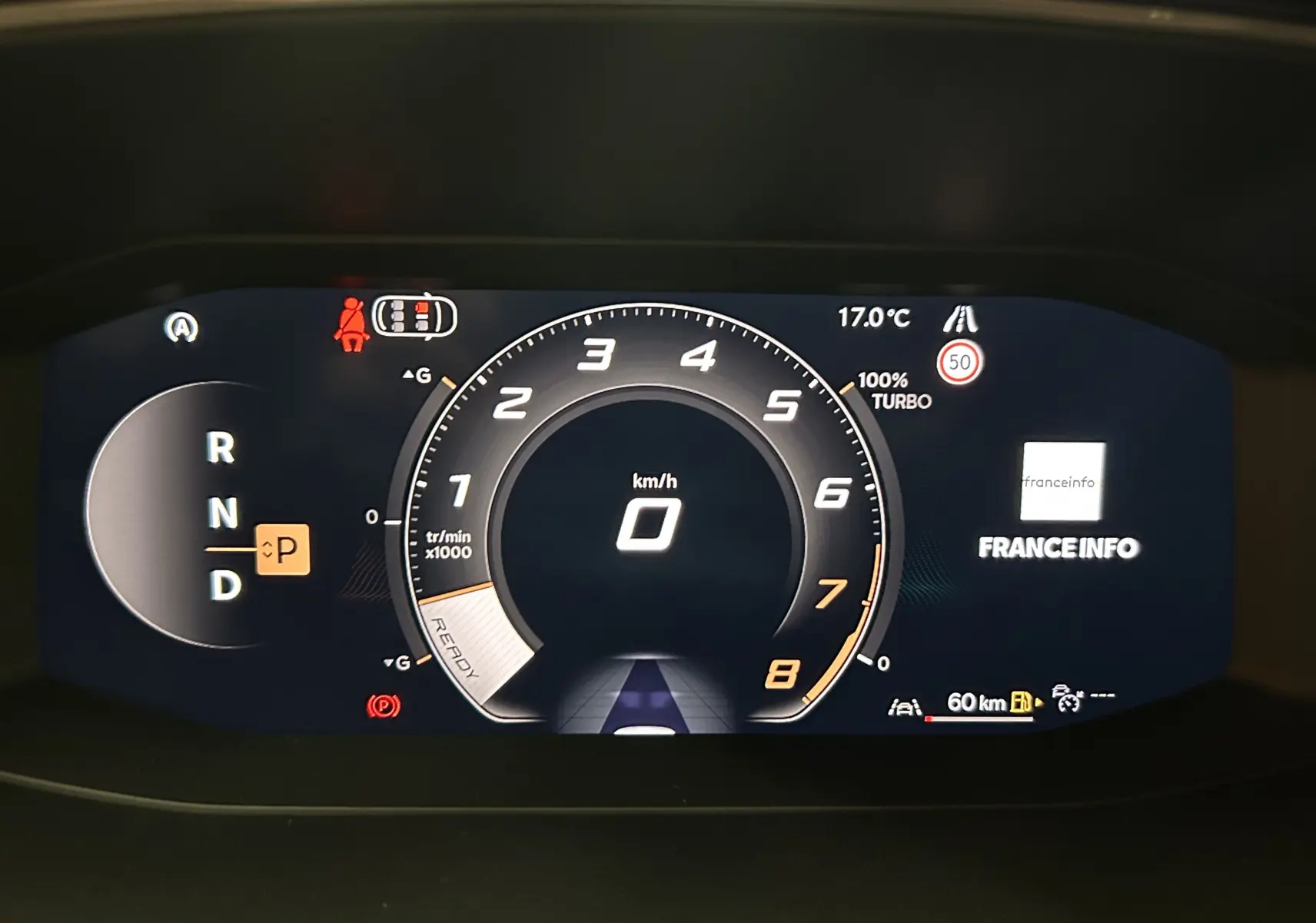 Tableau de bord numérique de la CUPRA Formentor 1.5 eTSI 2026 affichant vitesse, régime moteur et mode de conduite.