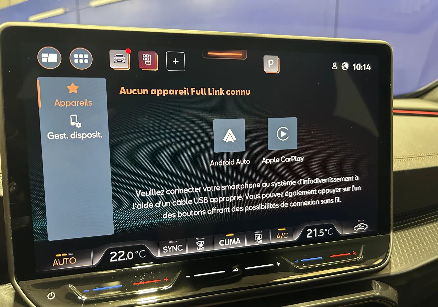 Vue intérieure de l'écran tactile central du Cupra Formentor 2026, affichant les options Android Auto et Apple CarPlay.