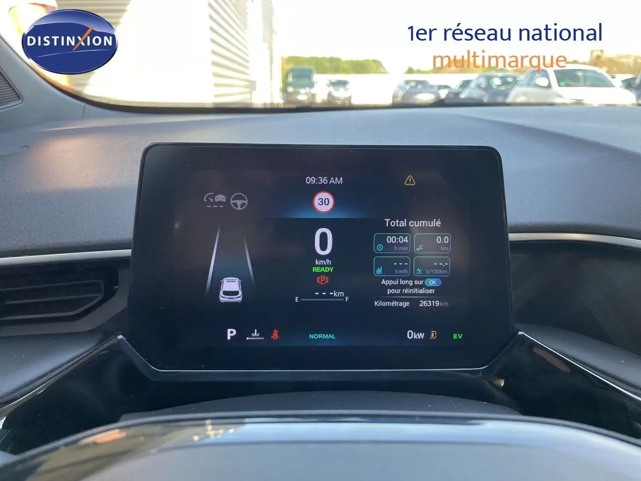 Vue intérieure du tableau de bord numérique du MG3 1.5L Hybrid+ 195ch Comfort, affichage de la vitesse et informations de conduite.