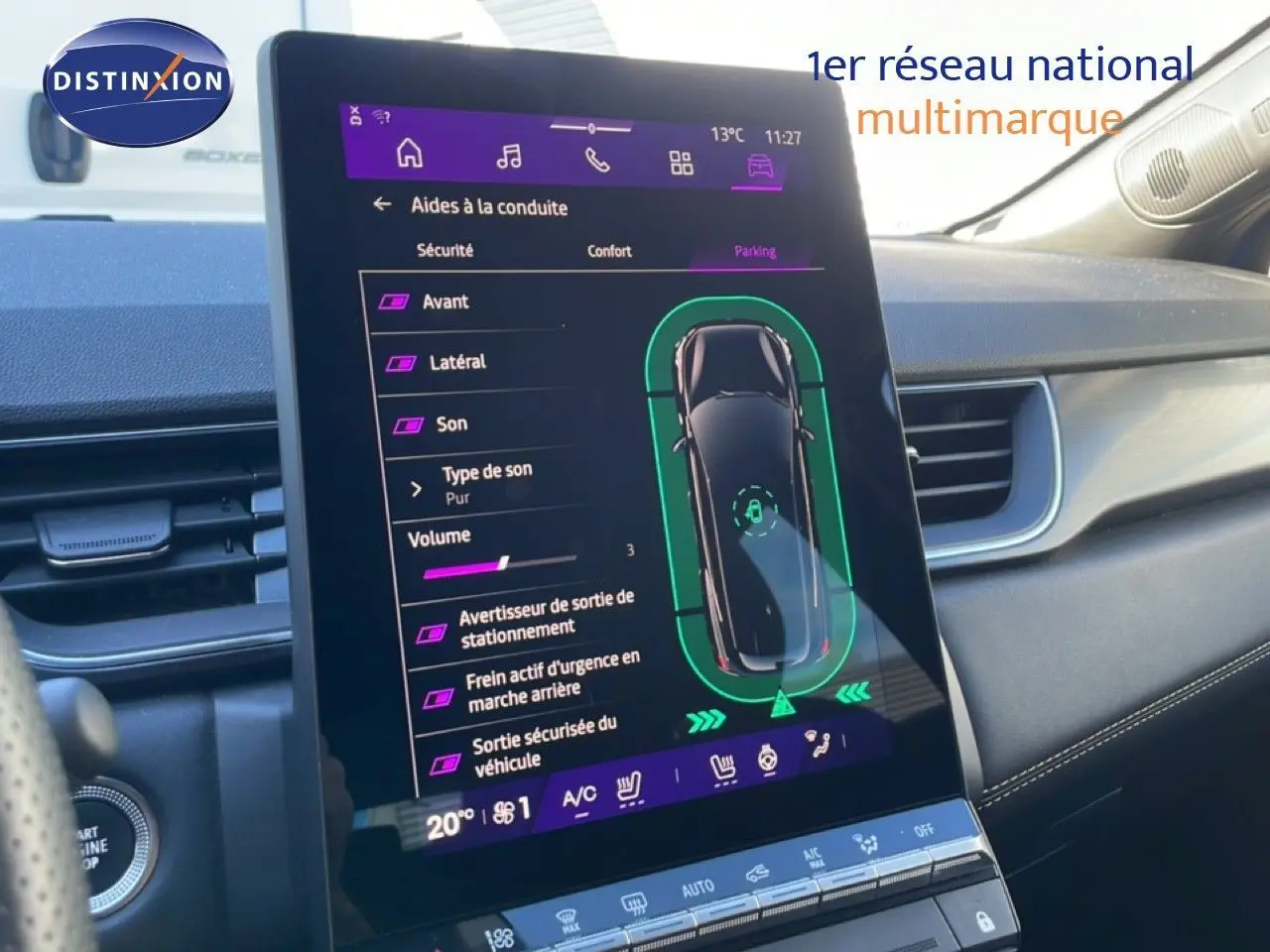 Affichage numérique du tableau de bord de la Renault Symbioz 1.6 E-TECH Full Hybrid, avec compteur kilométrique et indicateurs verts.