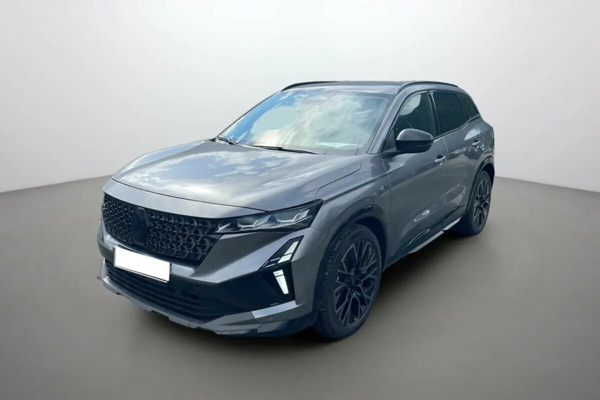 Renault Austral New 200 Esprit Alpine gris schiste, vue 3/4 avant avec jantes alu noires et toit panoramique.