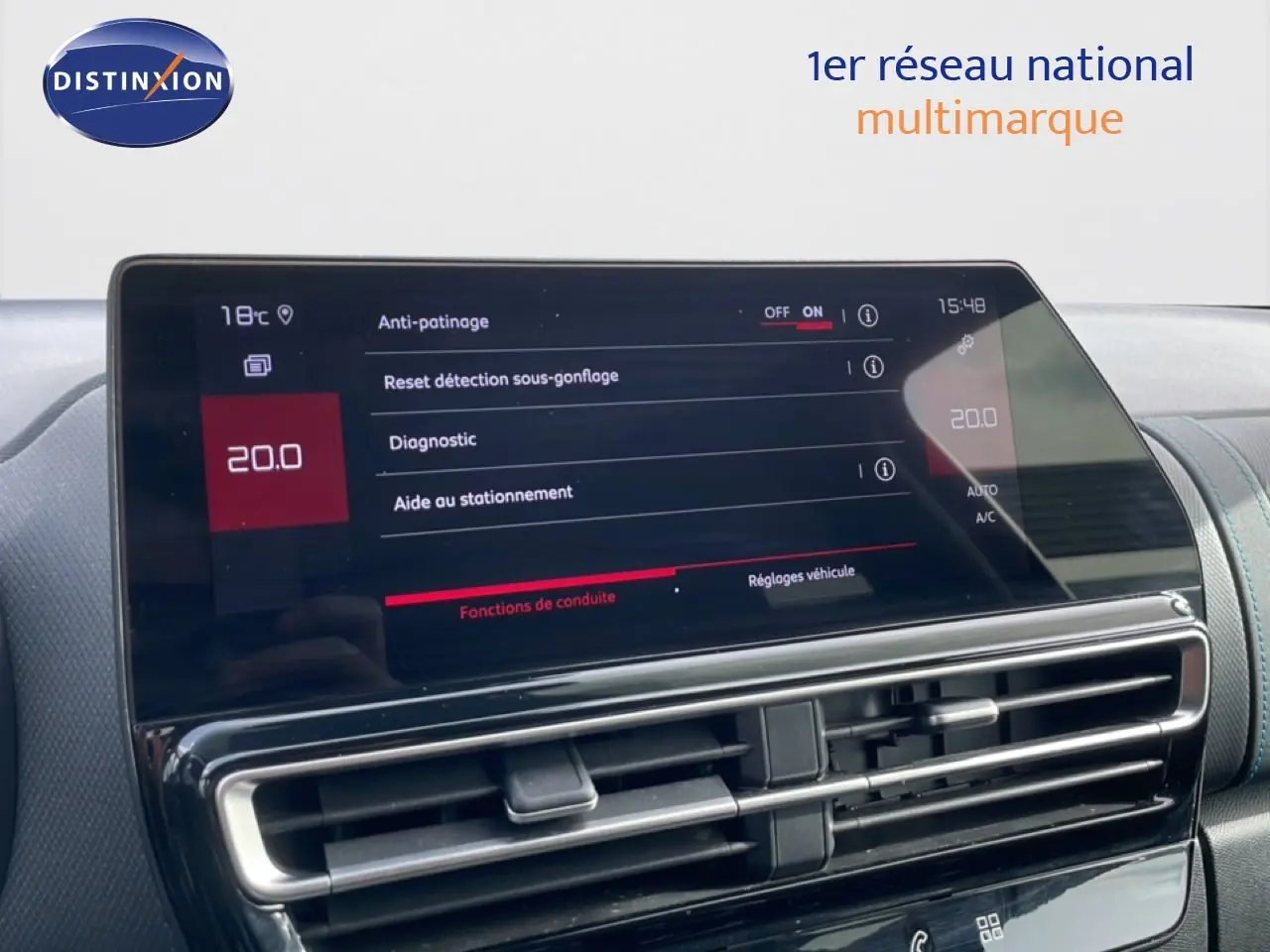 Écran tactile du tableau de bord du Citroën C5 Aircross 2024 affichant les réglages d’aide à la conduite.