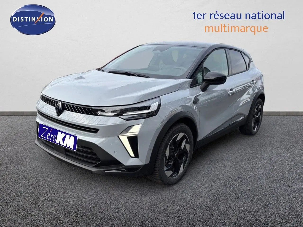 Renault Captur II gris Rafale métal avec toit noir, vue 3/4 avant droit, jantes noires et feux LED distinctifs.