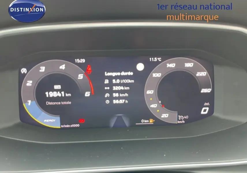 Tableau de bord numérique du SEAT LEON ST 2.0 TDI 115CH STYLE XL affichant compte-tours et vitesse à 0 km/h.