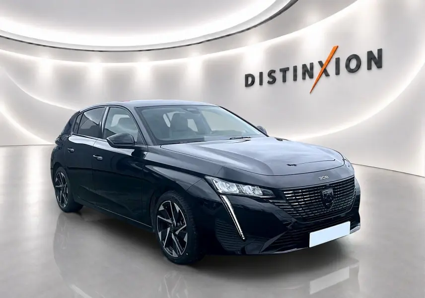 Peugeot 308 noire vue en 3/4 avant droit, avec calandre noire et jantes alliage distinctives.